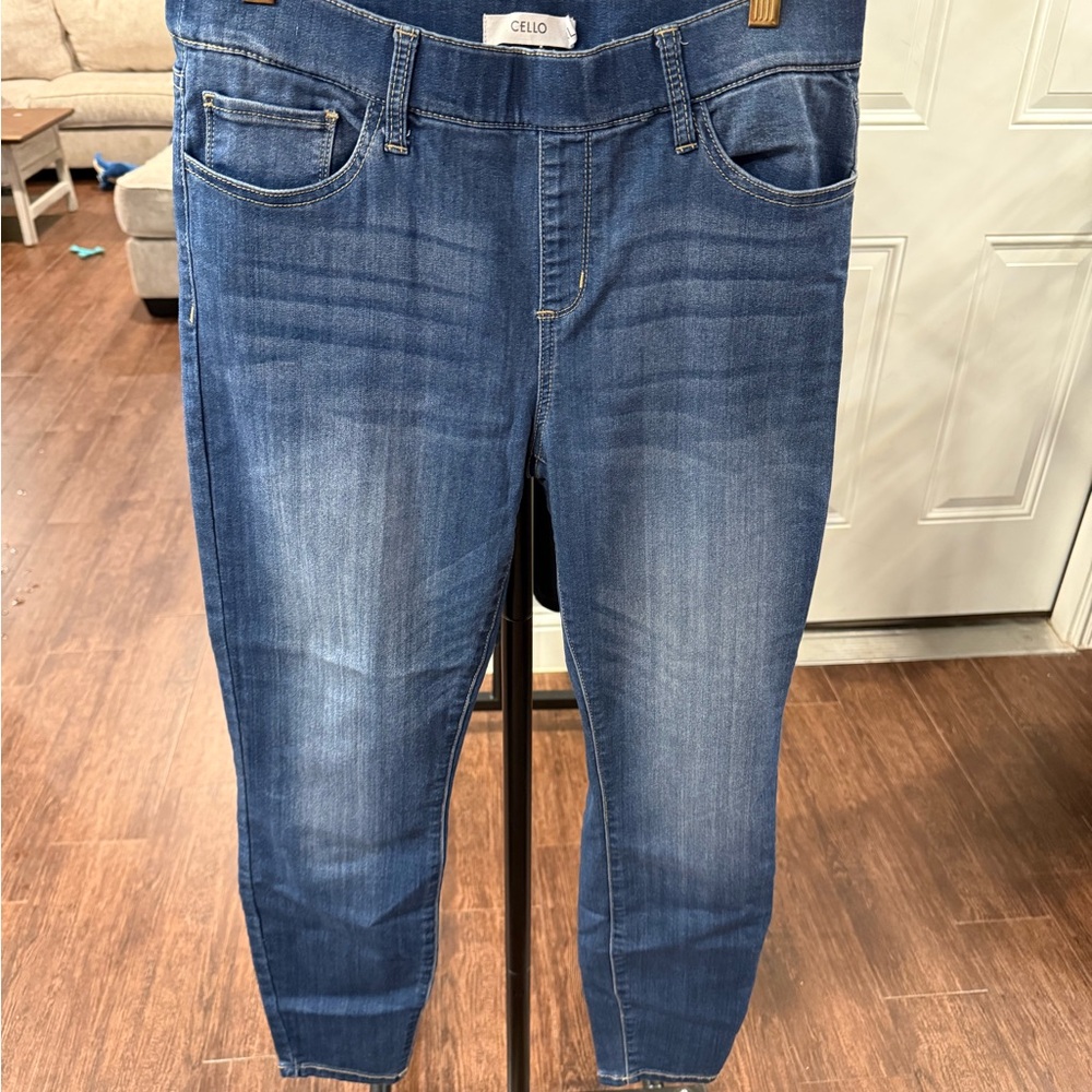 Cello Skinny Jeans - Women’s - Size XL - Pull On